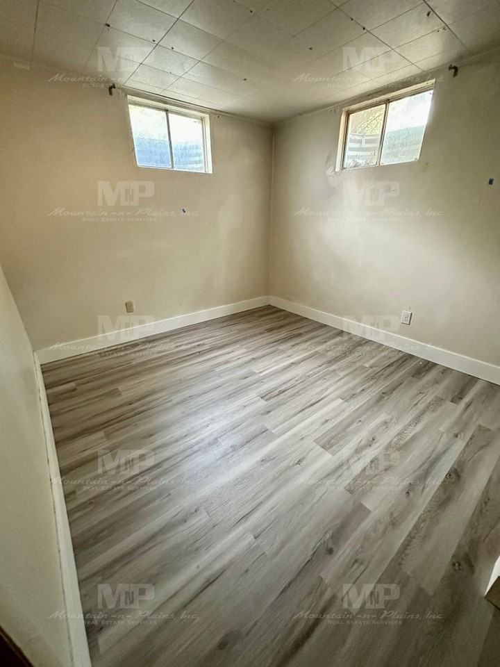 1109 Fairview Dr - Photo 7 of 19