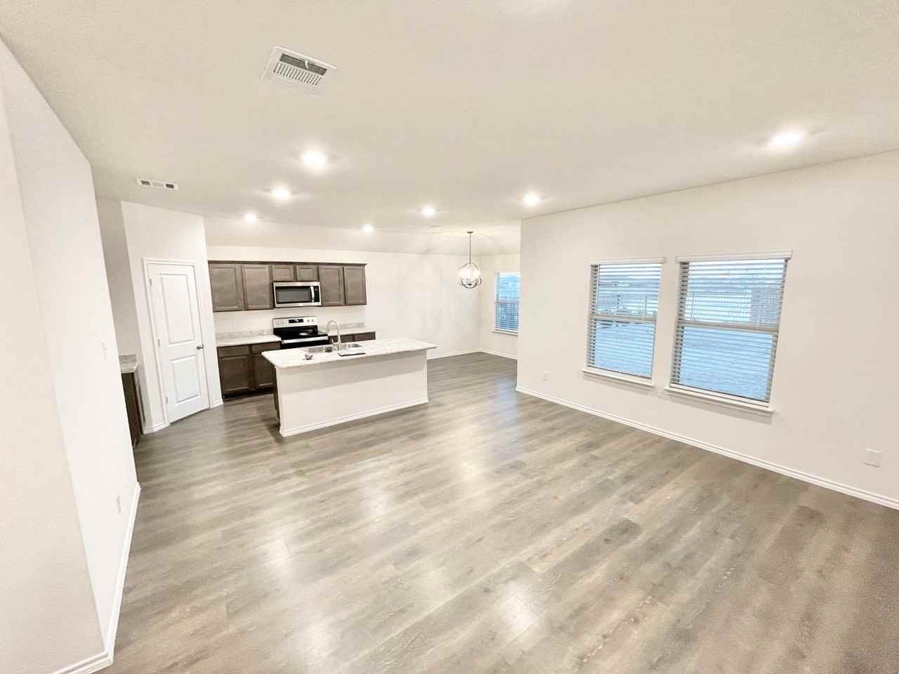 1125 Silver Maple Ln - Photo 4 of 44