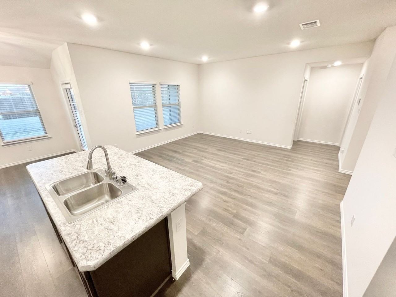 1125 Silver Maple Ln - Photo 6 of 44