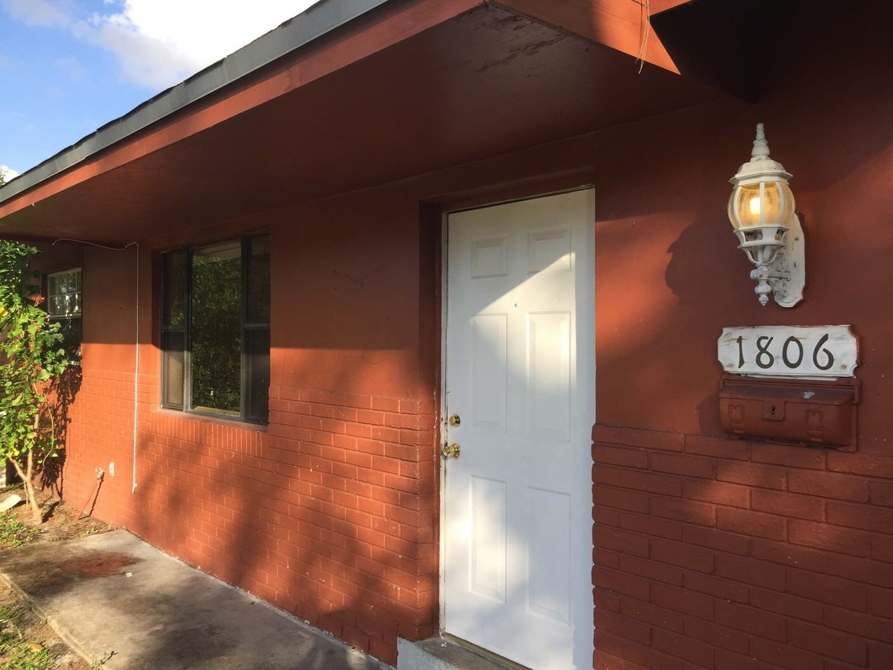 1806 Nw 14th Ave - Photo 2 of 22