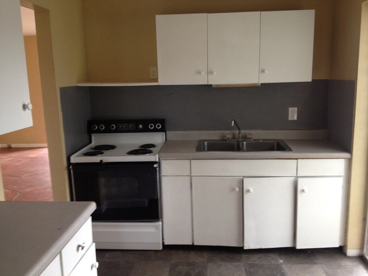 1515 Sw 9th St - Photo 2 of 18