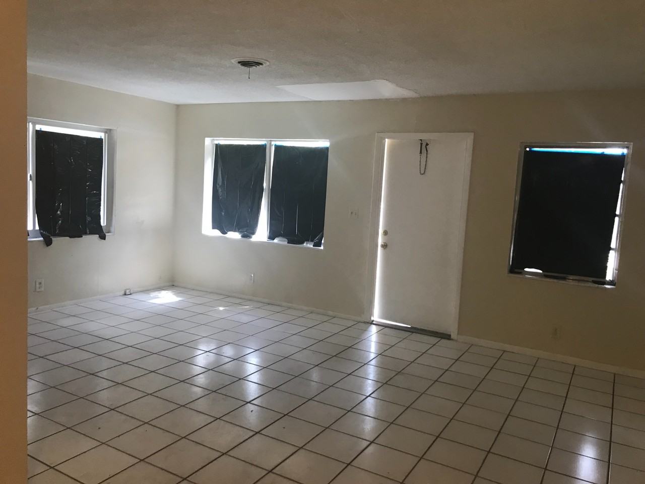 1337 Nw 8th Ave - Photo 7 of 19