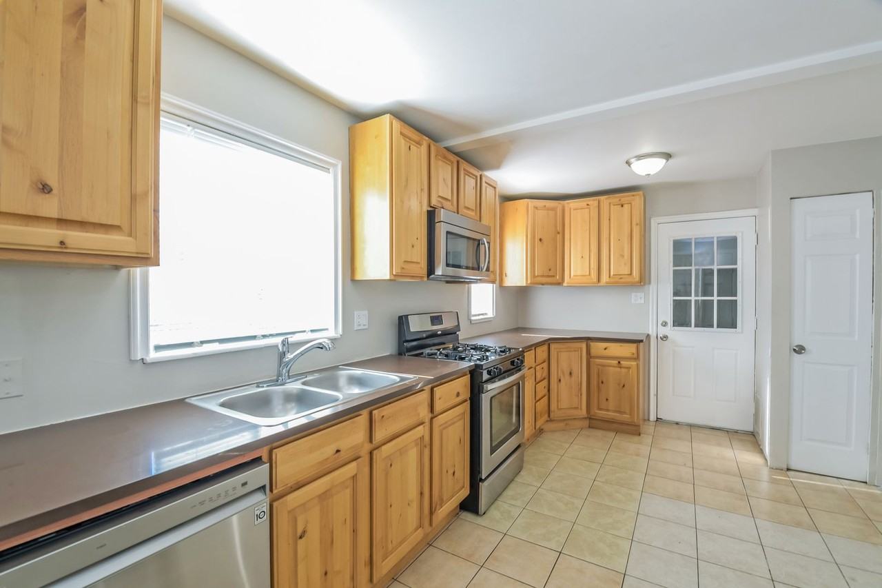 941 S Alcott St - Photo 6 of 20