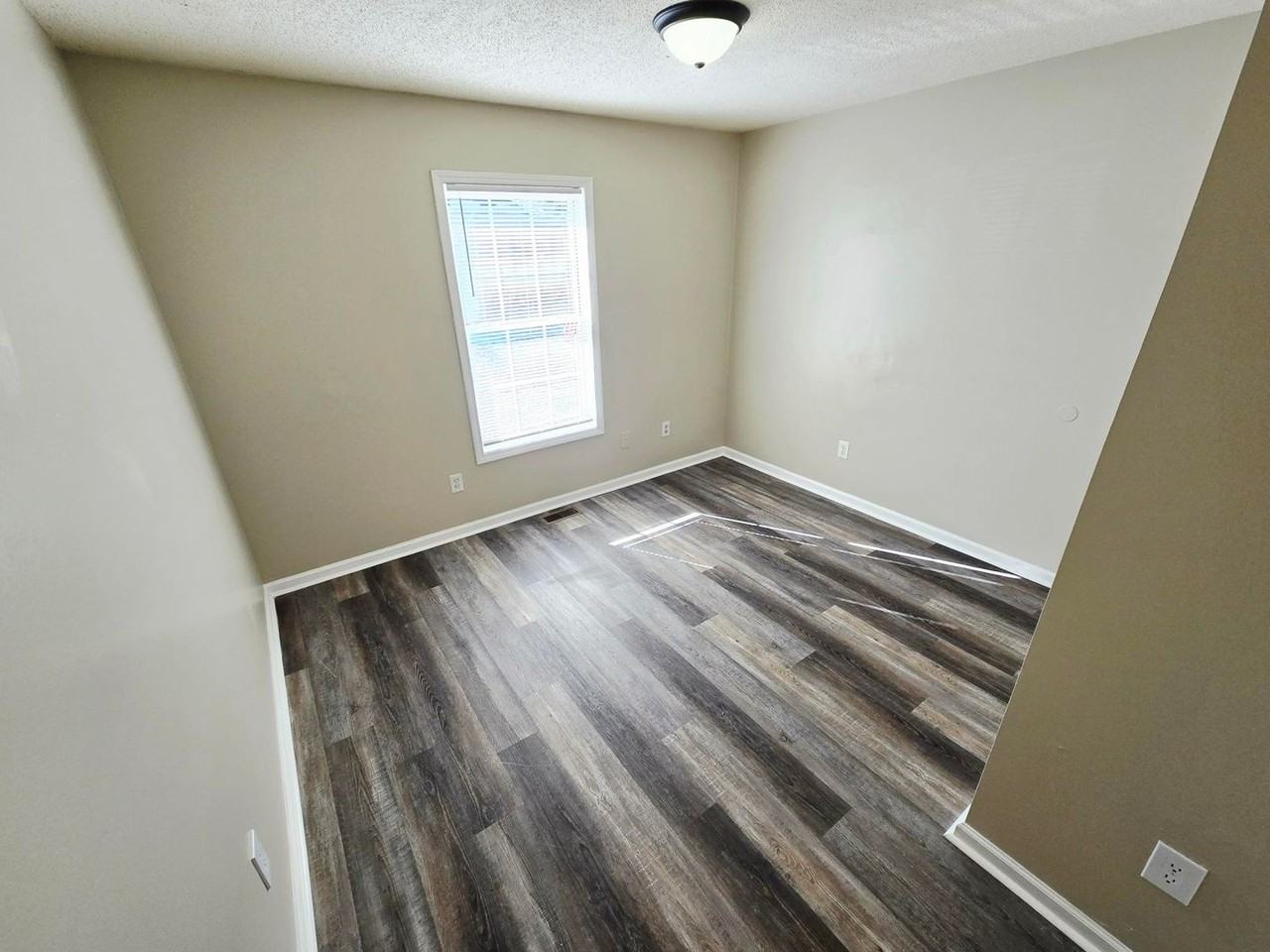 1016 Washington St #D - Photo 6 of 10