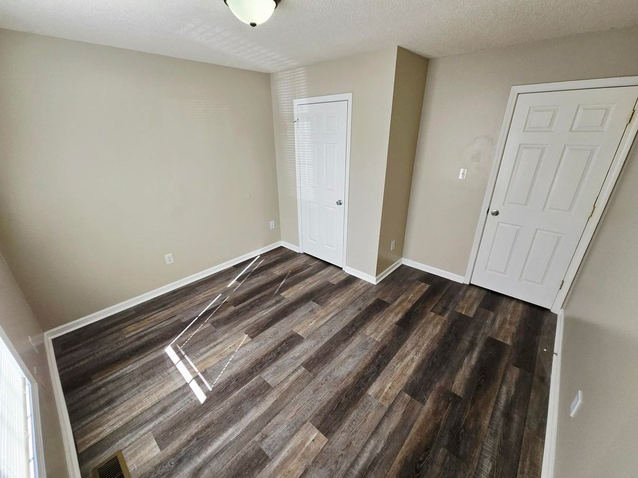 1016 Washington St #D - Photo 7 of 10