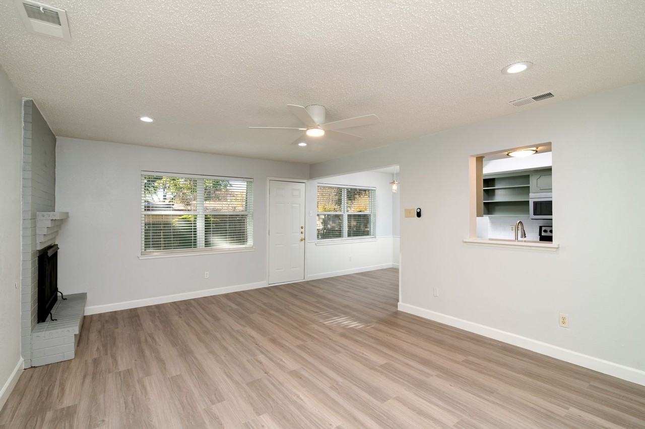 731 Brentwood Ln - Photo 5 of 16