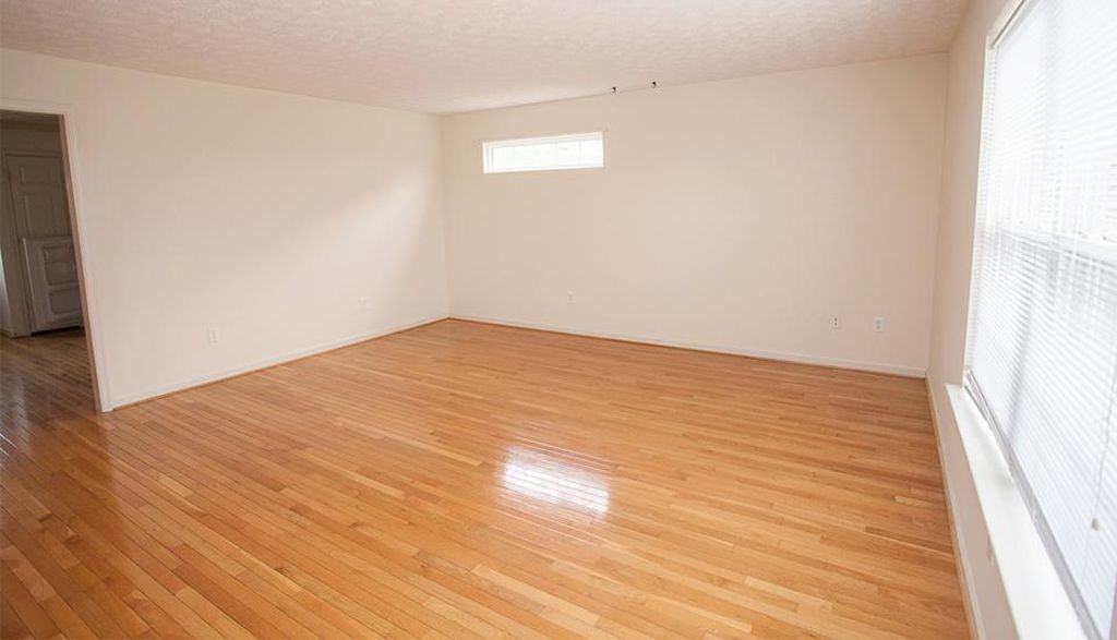 196 Emerson Ln - Photo 4 of 12