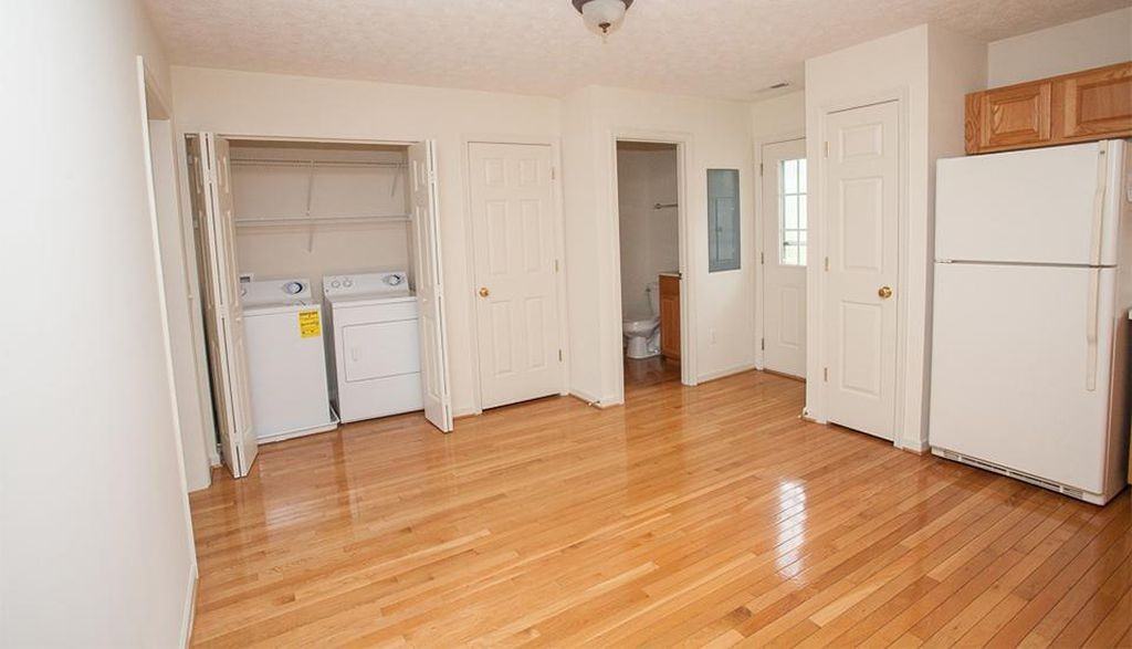 196 Emerson Ln - Photo 7 of 12