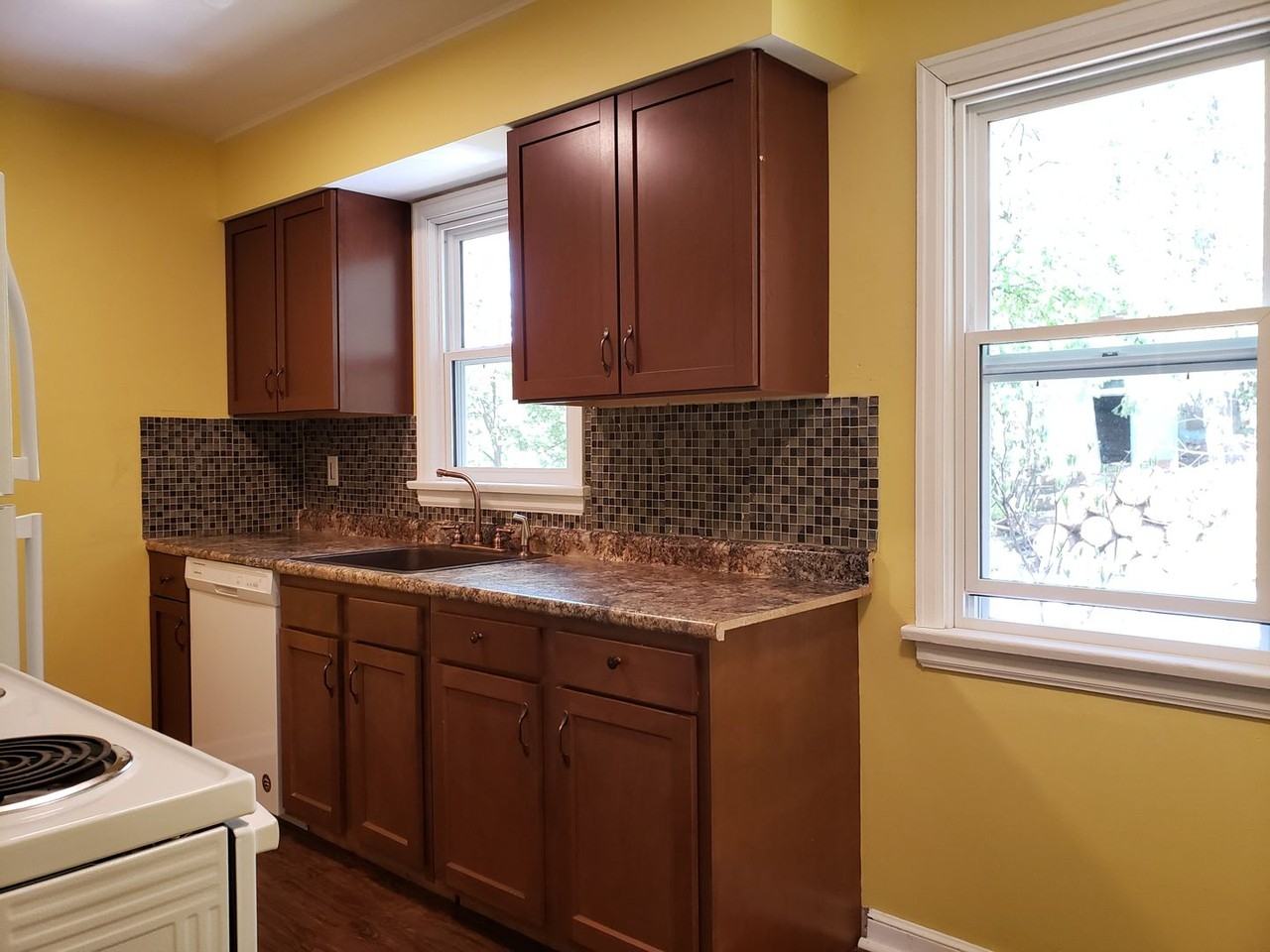 4119 Woodland Ave - Photo 4 of 35