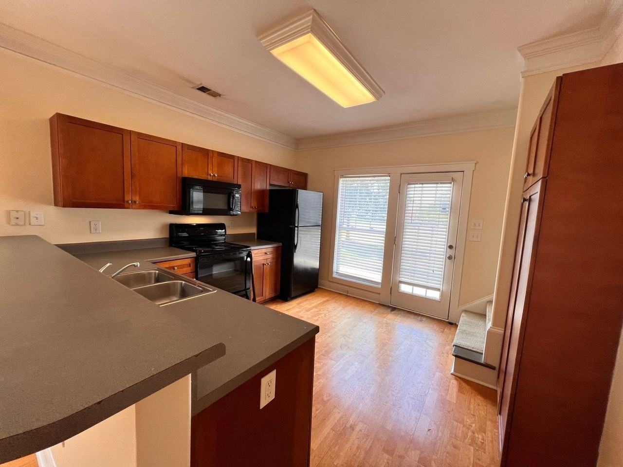 130 Magnolia Bluff Dr - Photo 3 of 14