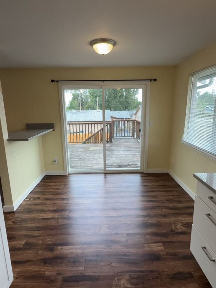 2701 St Clair St - Photo 6 of 24