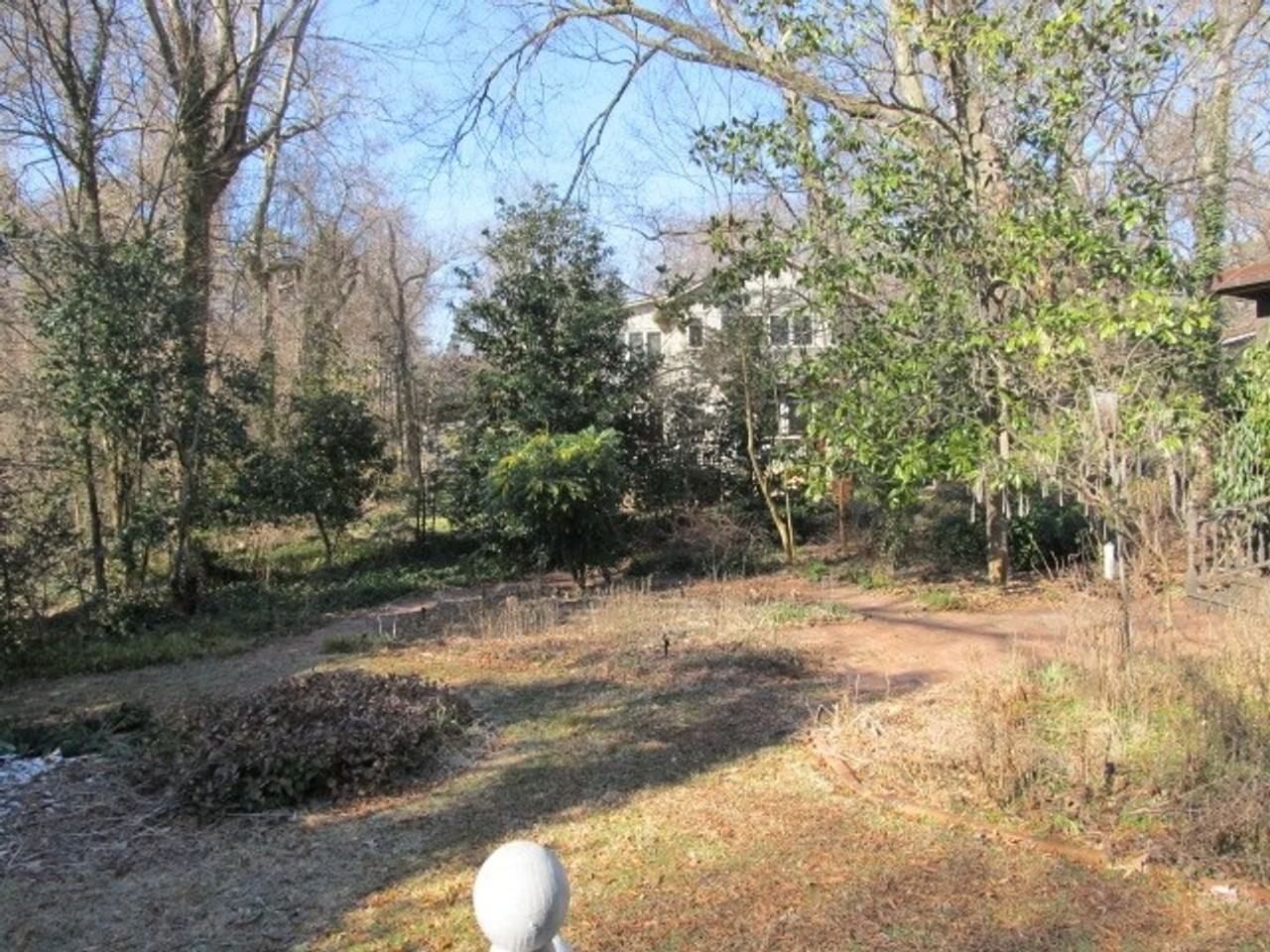 102 Jones St - Photo 4 of 14