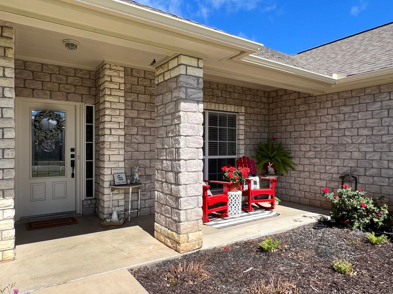 1535 Glenwood Dr - Photo 2 of 23