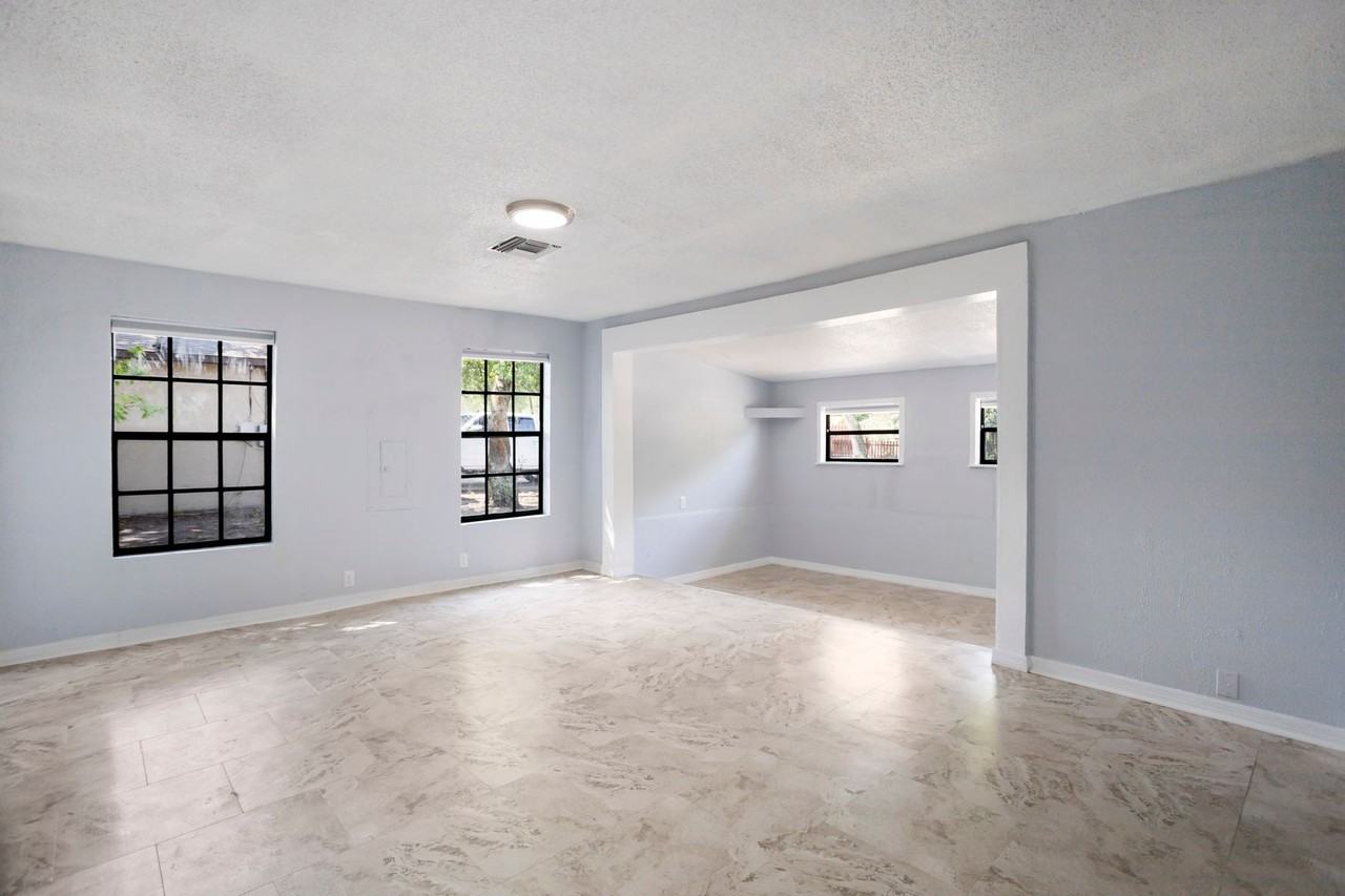 9405 N 19th St - Photo 6 of 34