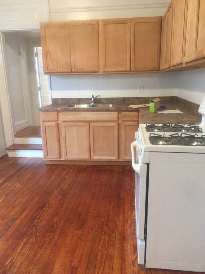 105 W Jackson St #2 - Photo 5 of 12