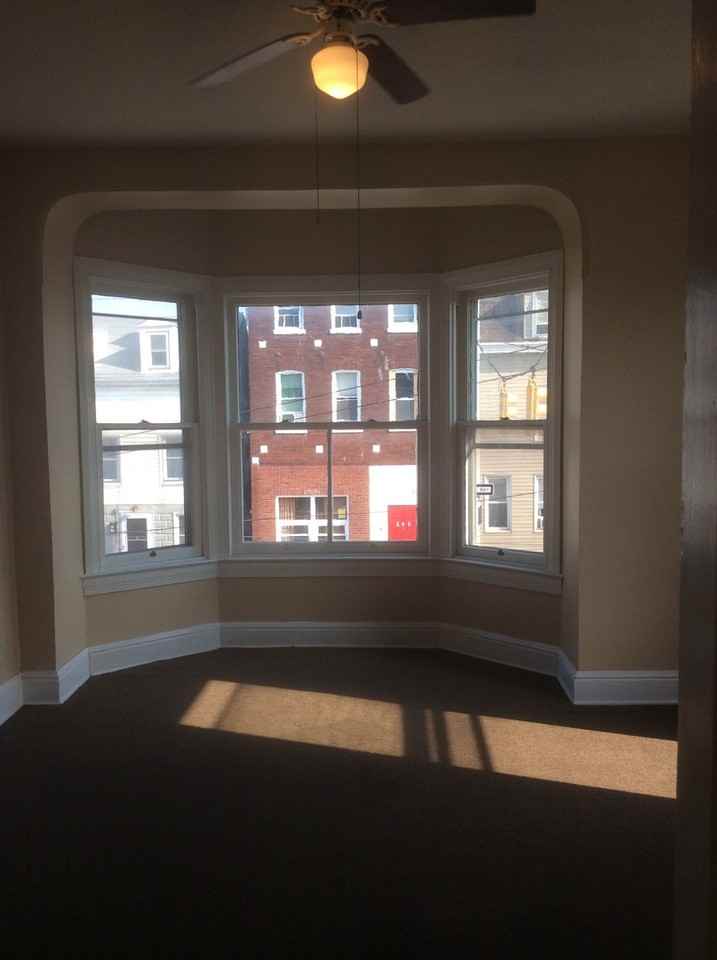 601 E Market St 2nd Fl - Photo 5 of 20