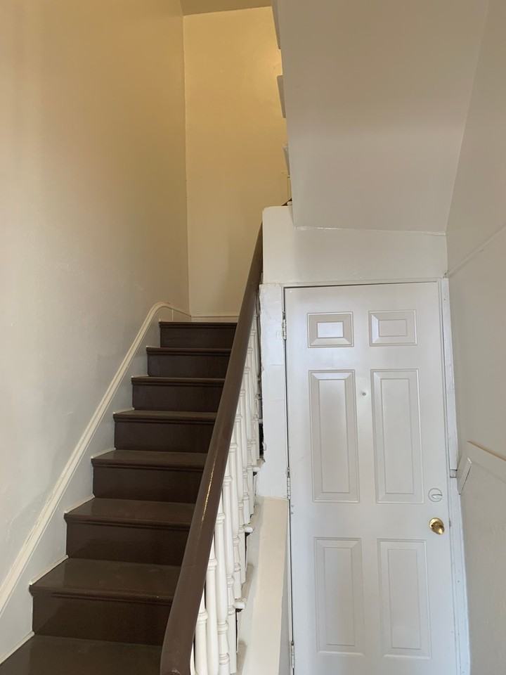 487 W Market St #4 - Photo 3 of 12