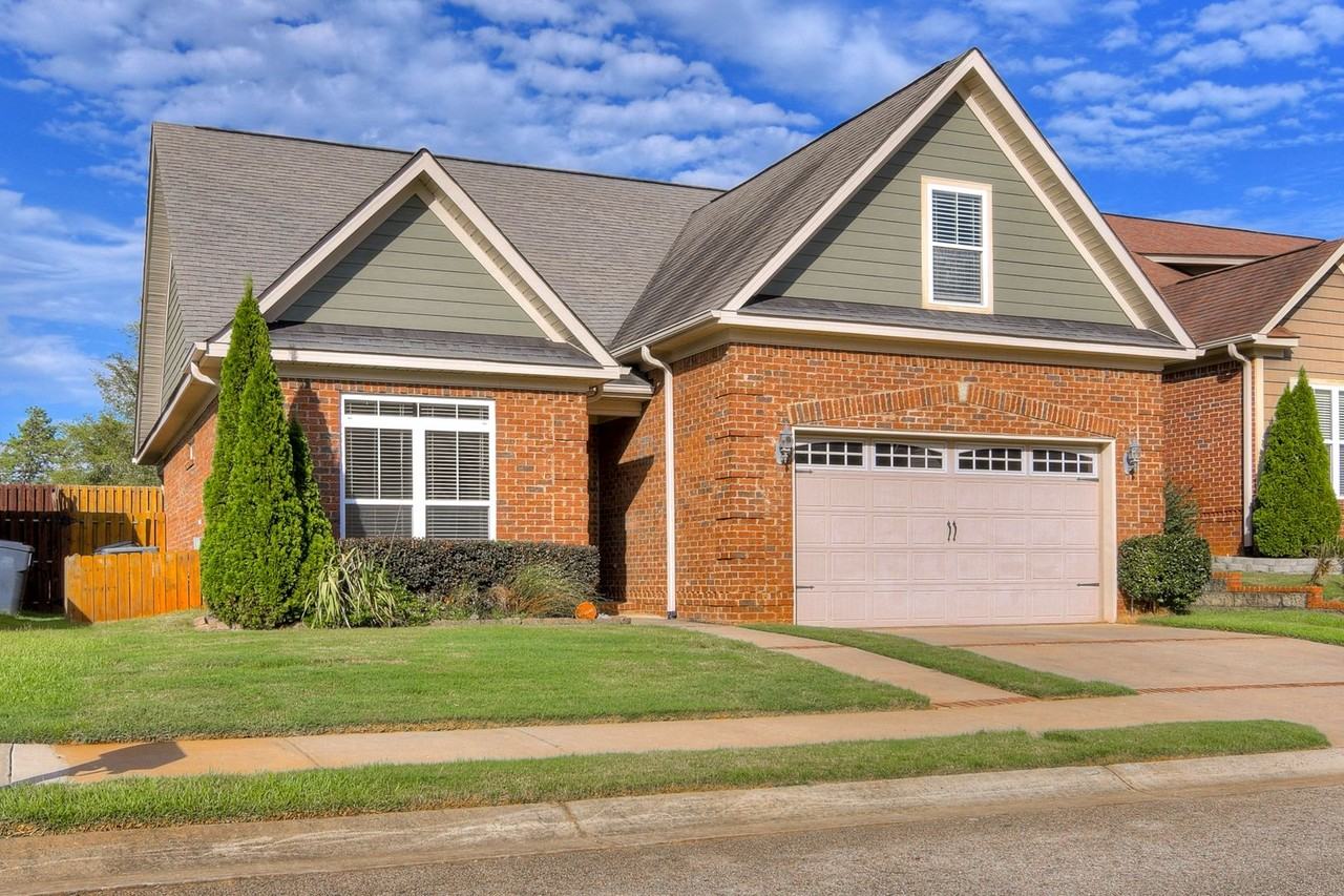 1011 Barrett Dr - Photo 3 of 38