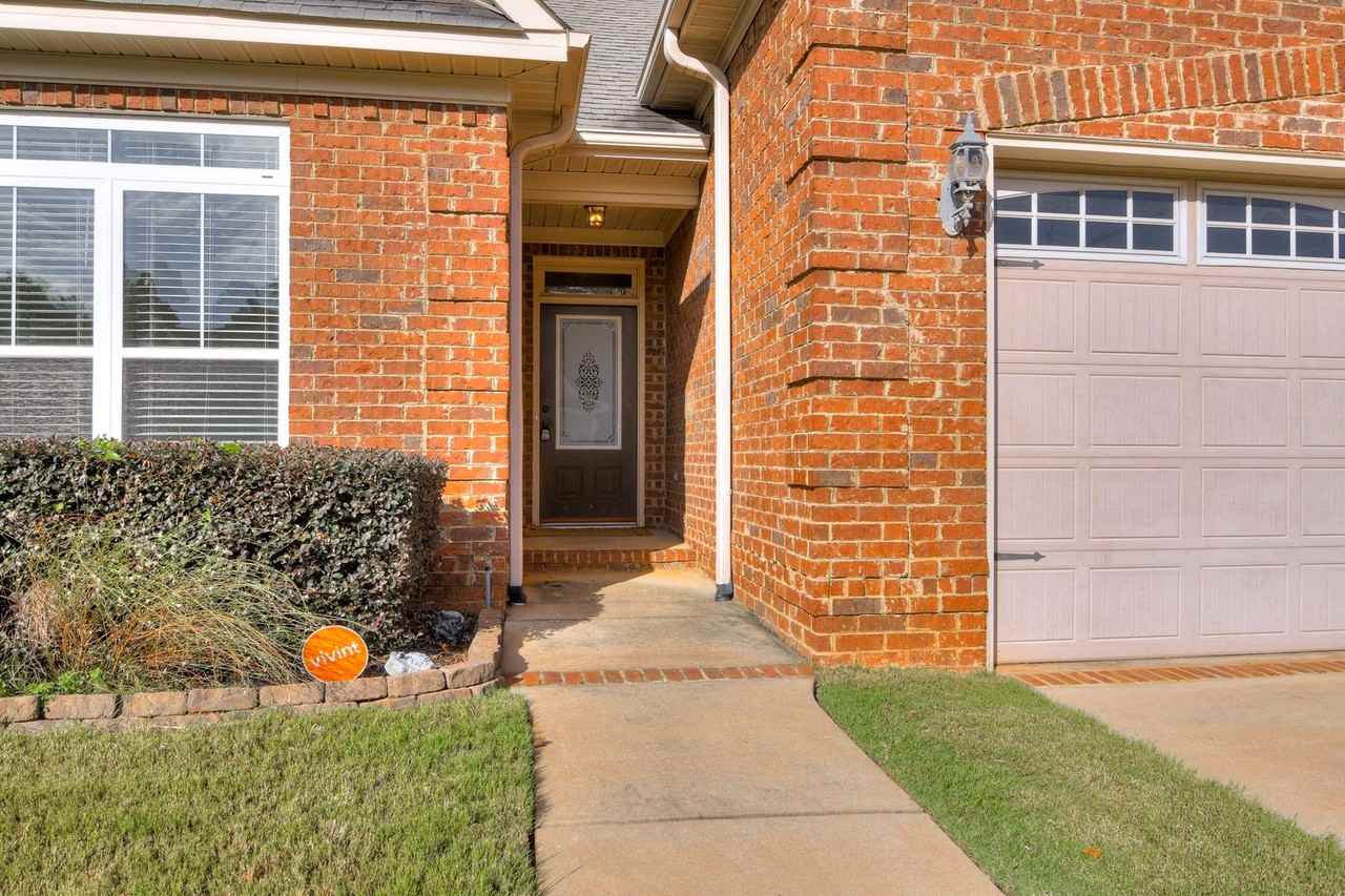 1011 Barrett Dr - Photo 4 of 38