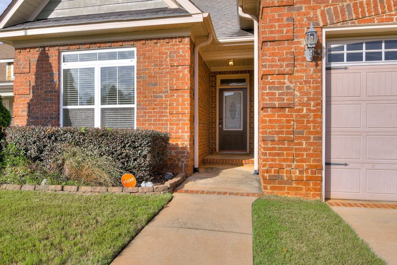 1011 Barrett Dr - Photo 5 of 38