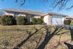 709 S Pinewood Ln - Photo 1 of 1