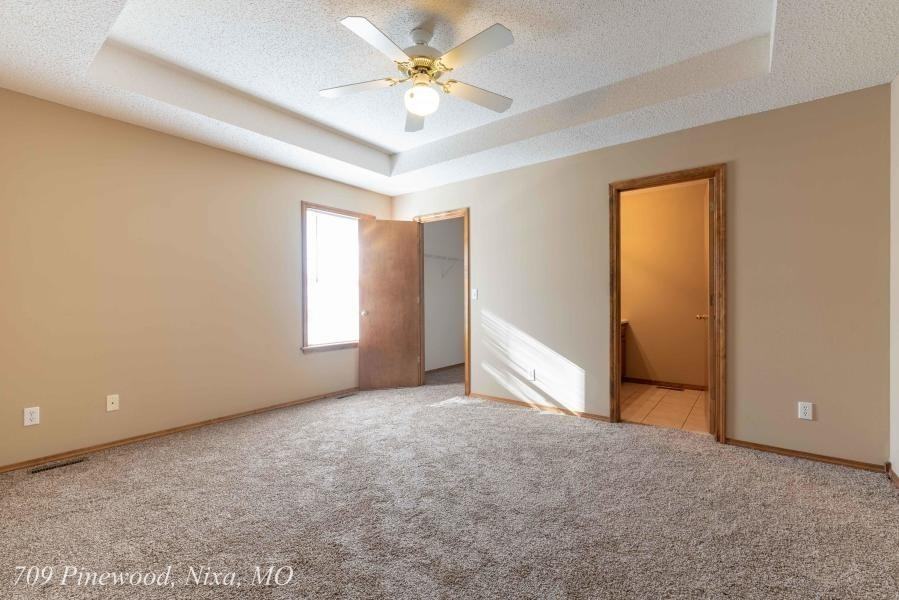 709 S Pinewood Ln - Photo 6 of 6