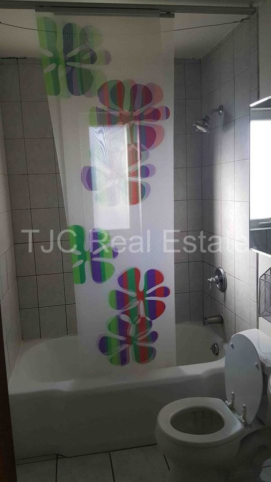 1215 S Jackson St - Photo 4 of 25