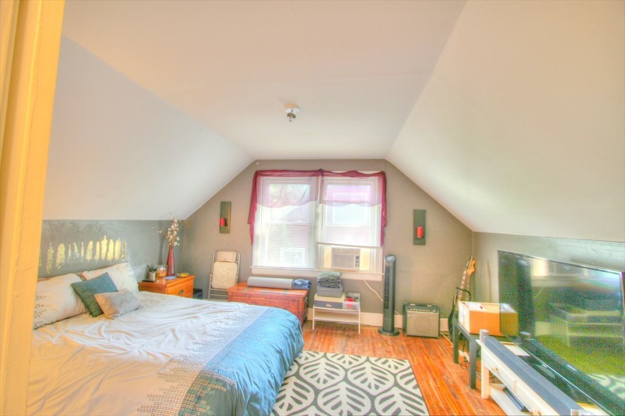 1605 Dexter St - Photo 6 of 8