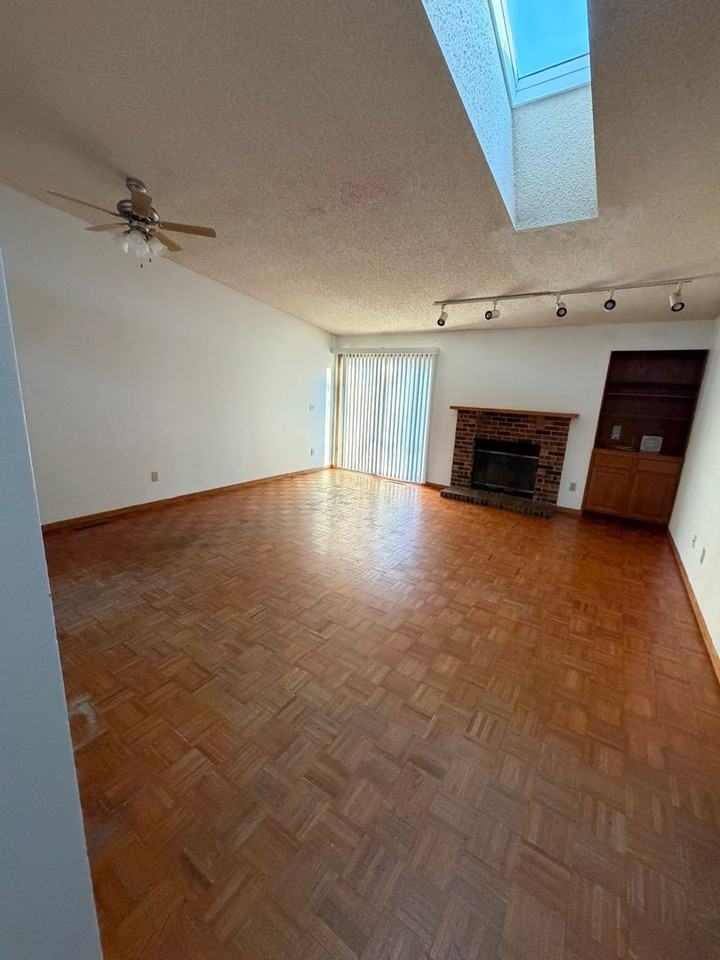 2247 Plaen View Dr - Photo 4 of 21