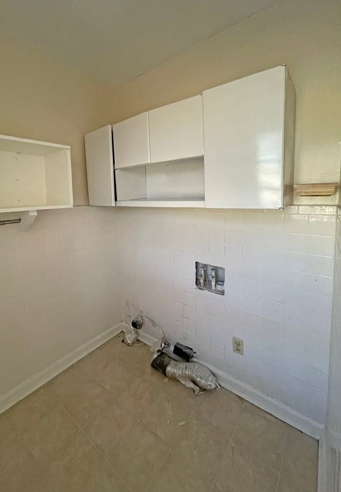 2725 Stetson Ln - Photo 7 of 10