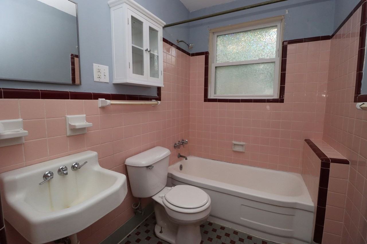 907 Munsen Spring Dr - Photo 5 of 10