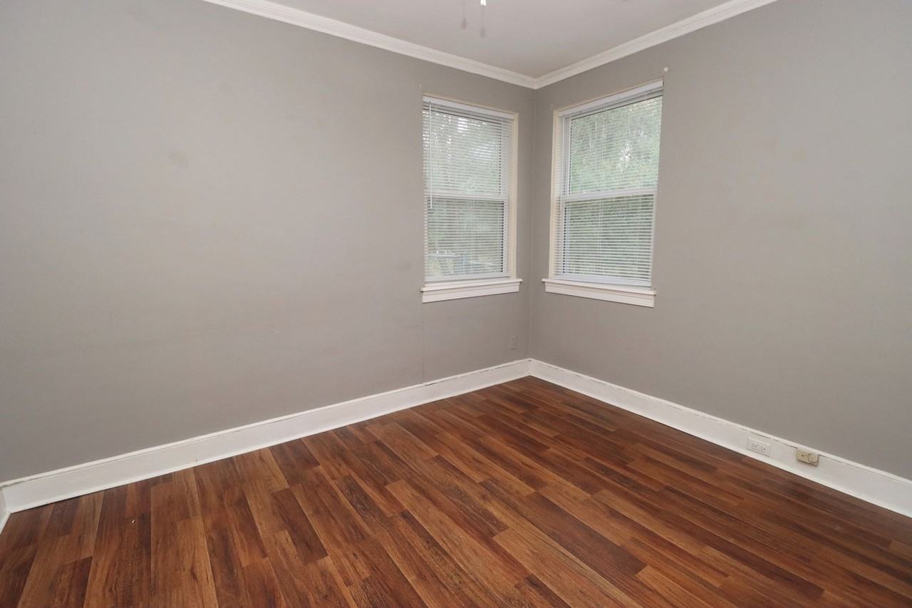 907 Munsen Spring Dr - Photo 6 of 10