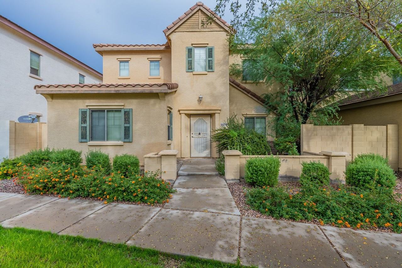 14038 W Country Gables Dr - Photo 2 of 40