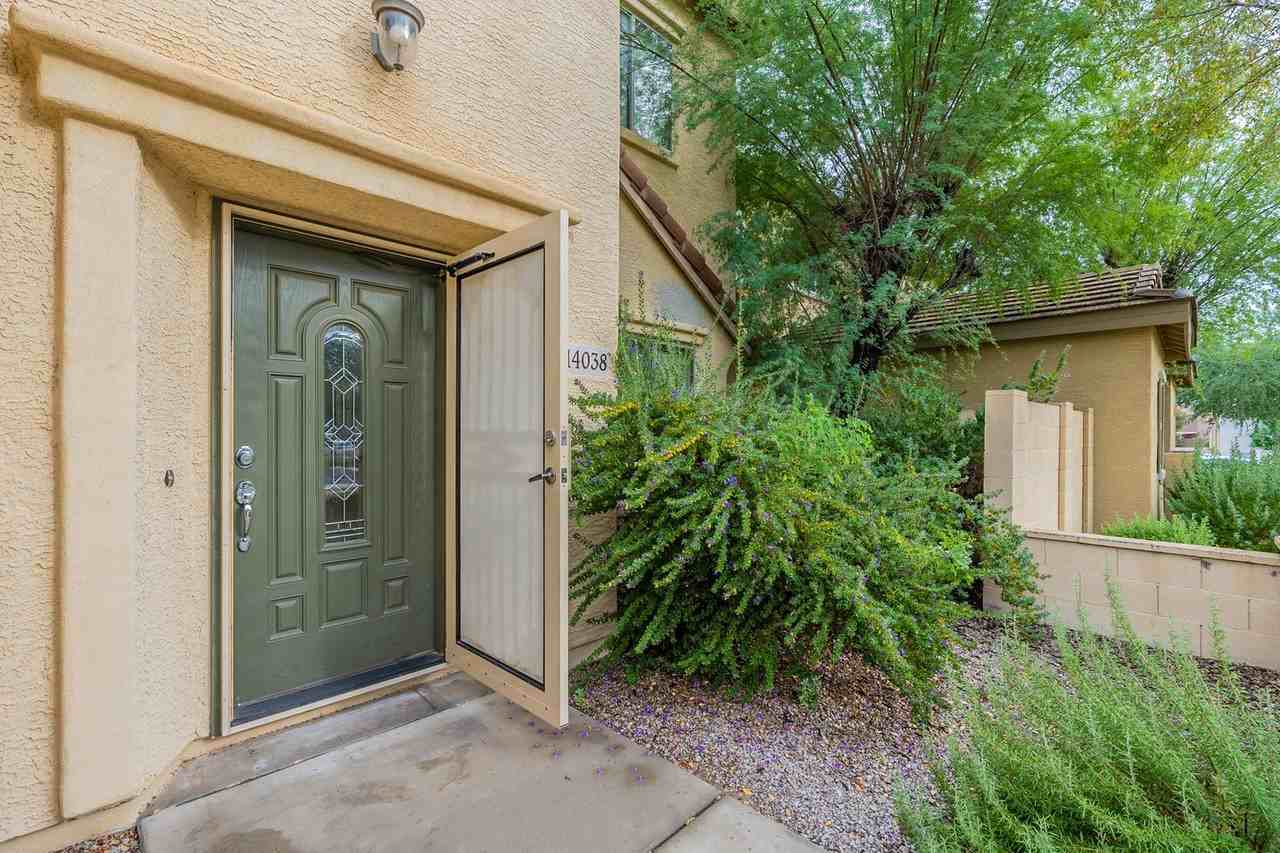 14038 W Country Gables Dr - Photo 5 of 40