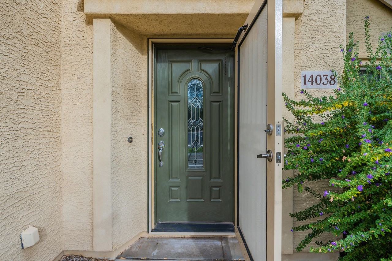 14038 W Country Gables Dr - Photo 6 of 40