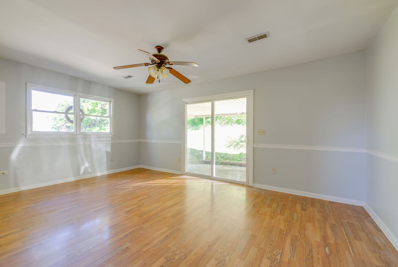 217 Banner St - Photo 7 of 14