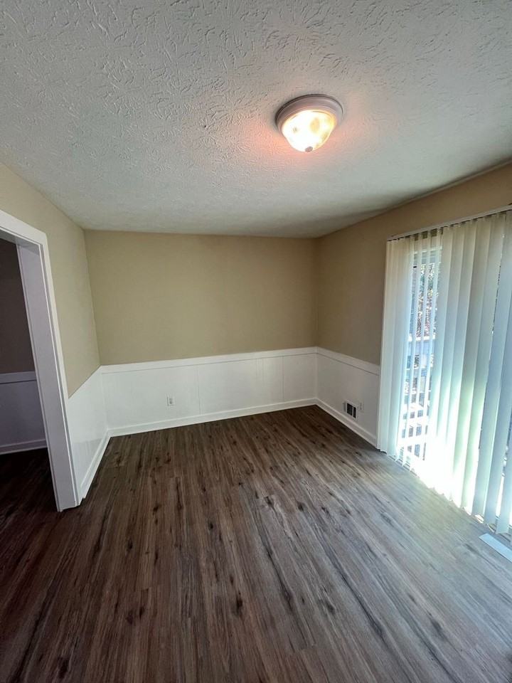 1961 Pine Dr - Photo 4 of 22