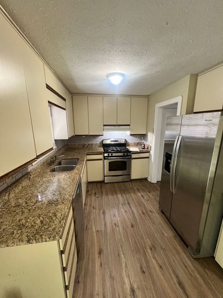 1961 Pine Dr - Photo 5 of 22