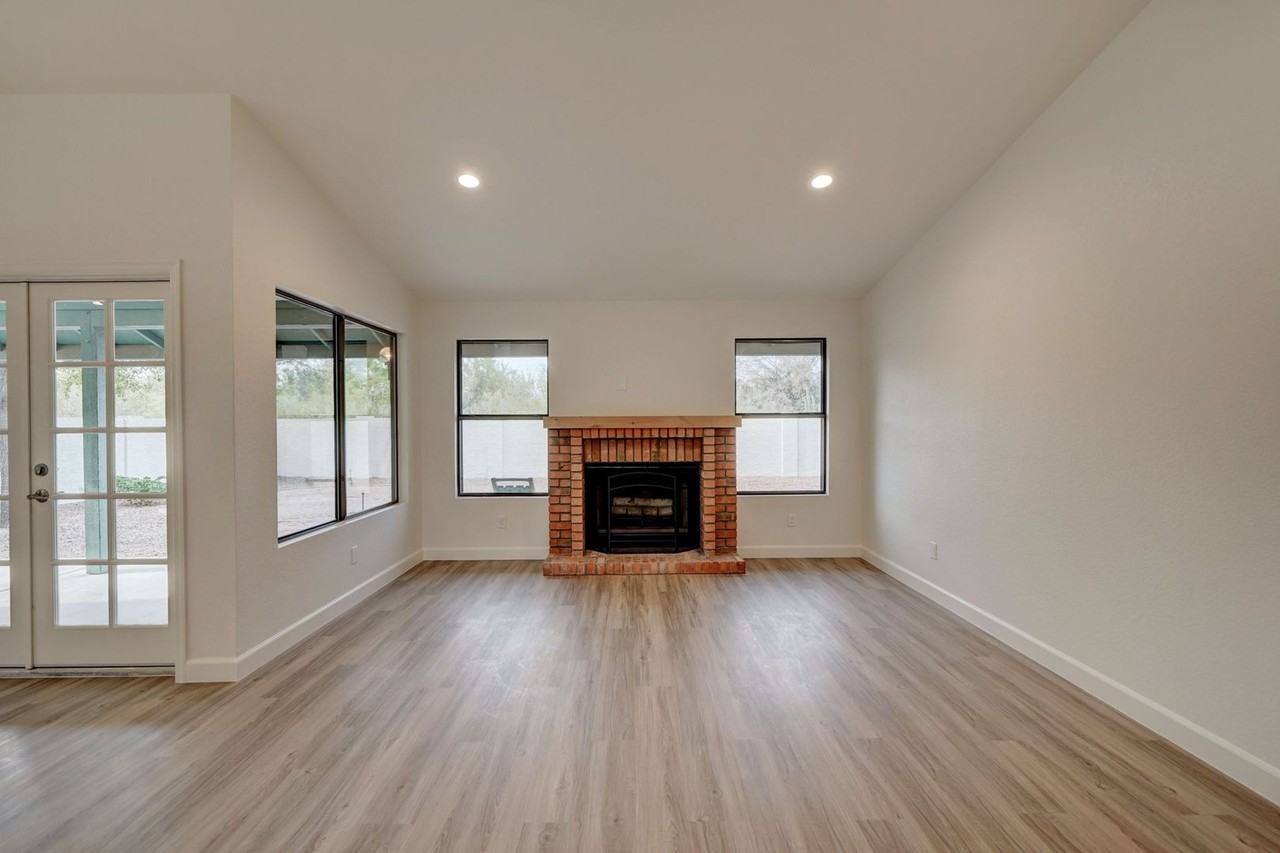 11574 N 109th St - Photo 5 of 32