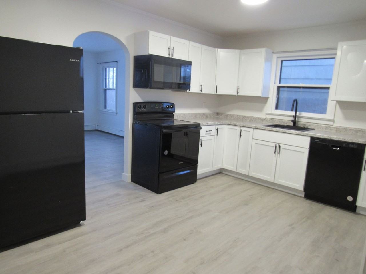 1112 S Boxelder St - Photo 2 of 14