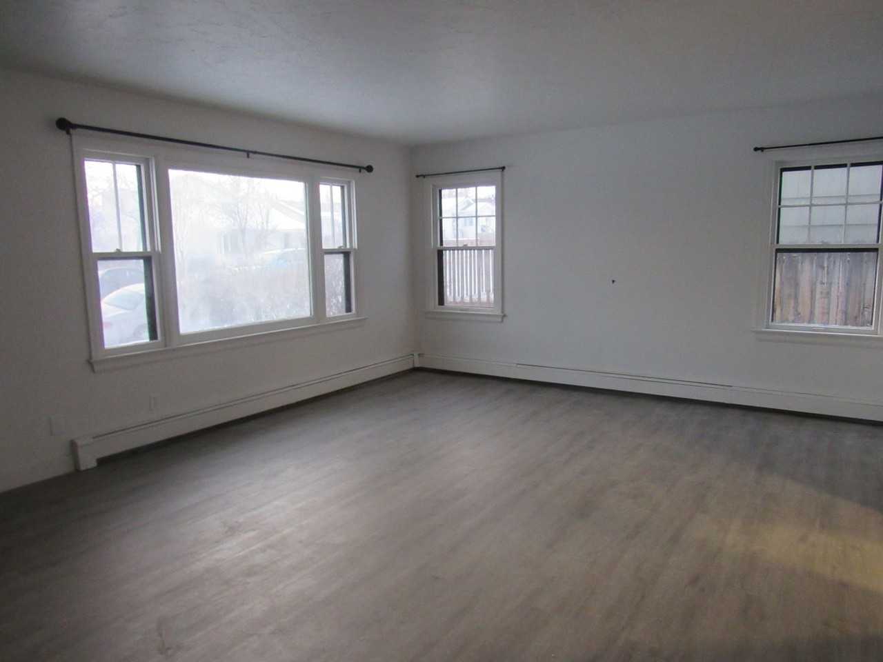 1112 S Boxelder St - Photo 5 of 14