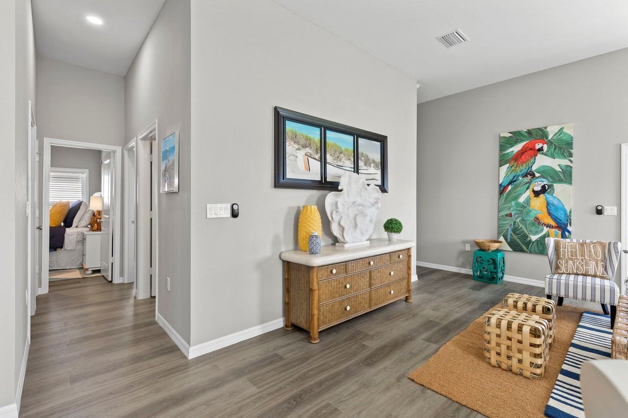 246 Ne 10th Pl - Photo 3 of 30