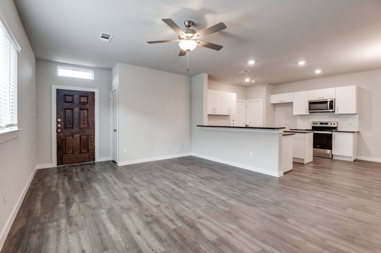 748 Wheatfield Dr - Photo 3 of 21