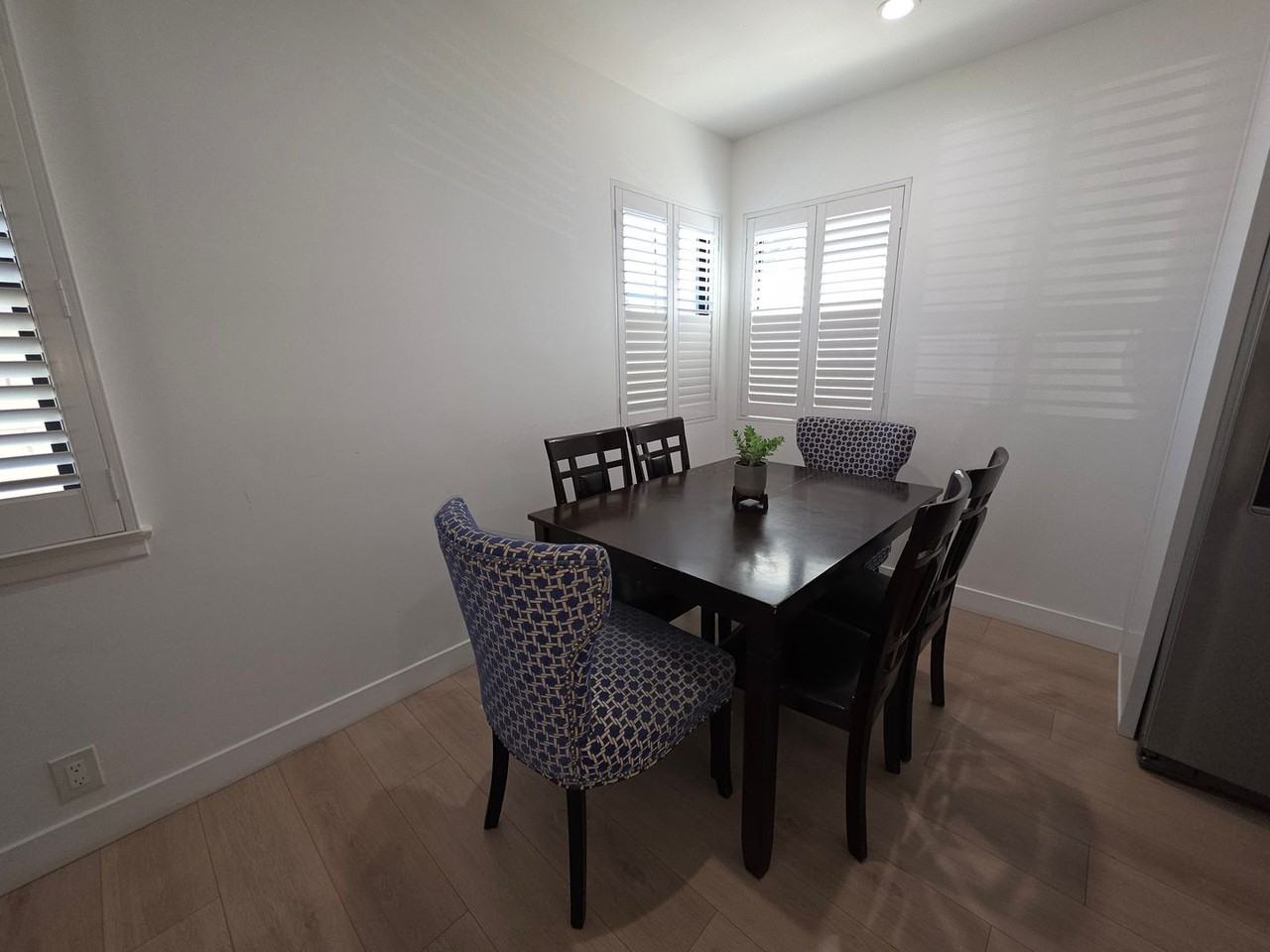 654 W 3rd St - Photo 7 of 19