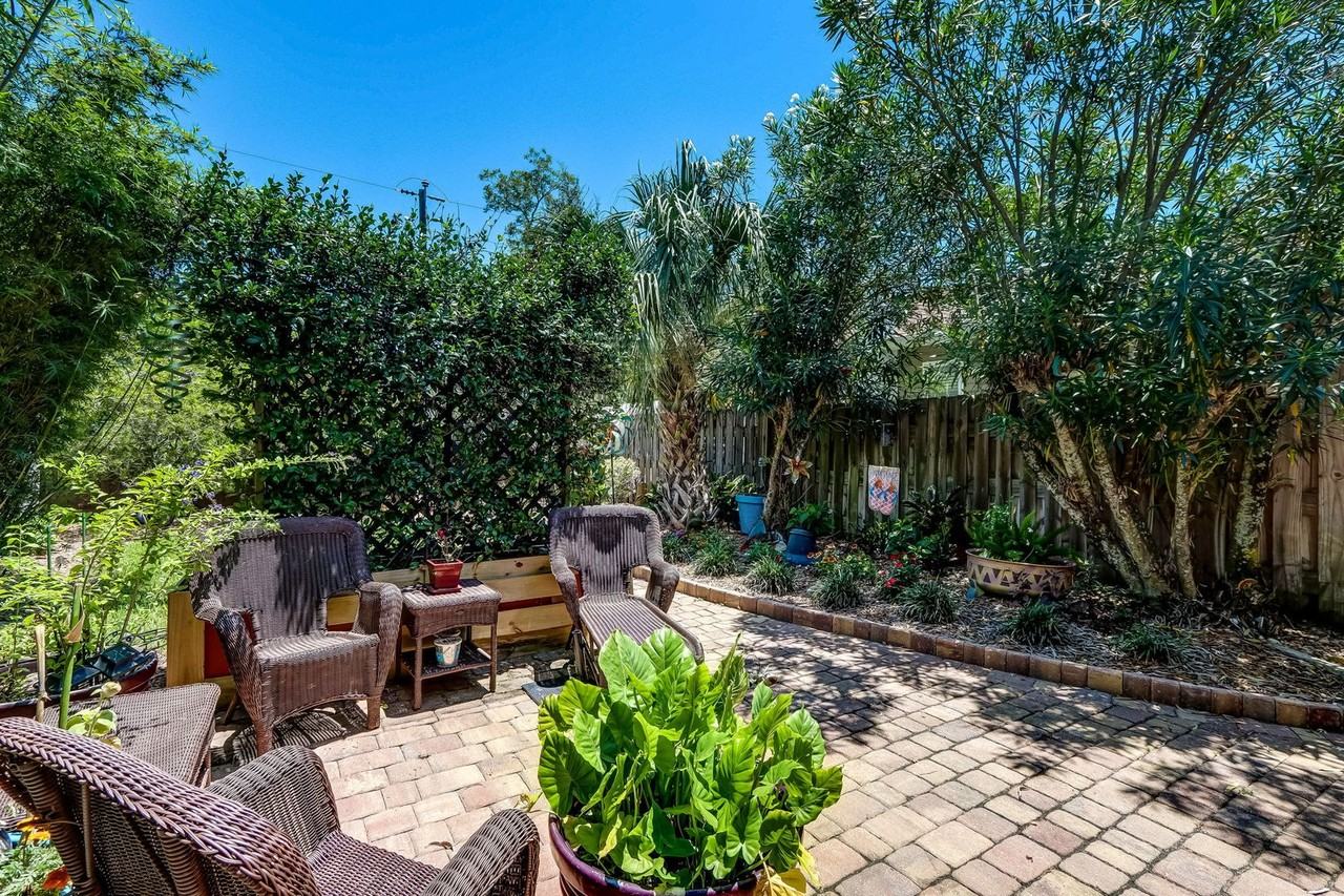 607 S 6th St - Photo 3 of 22