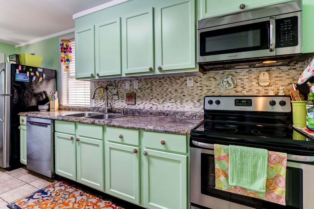 607 S 6th St - Photo 7 of 22