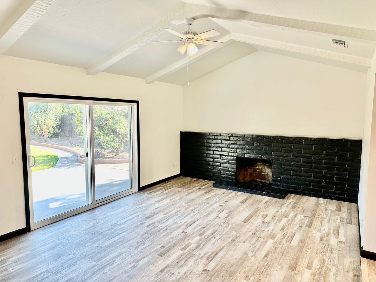 1545 Sunnyside Ave - Photo 5 of 26