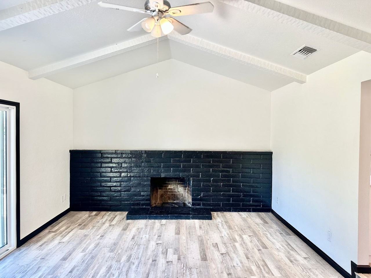 1545 Sunnyside Ave - Photo 6 of 26