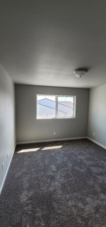 3318 Kenner Loop - Photo 6 of 9