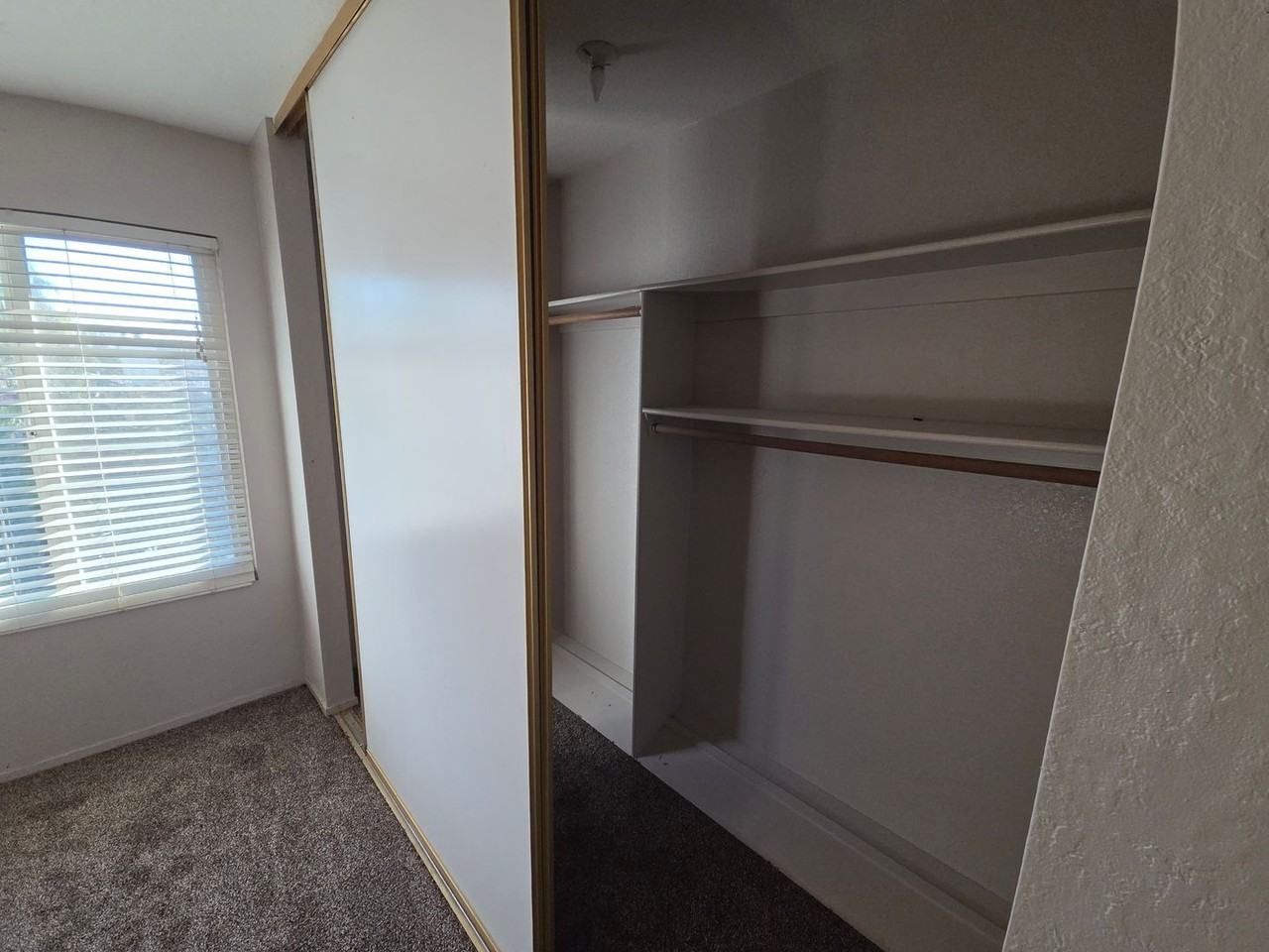 960 South Ave - Photo 4 of 26